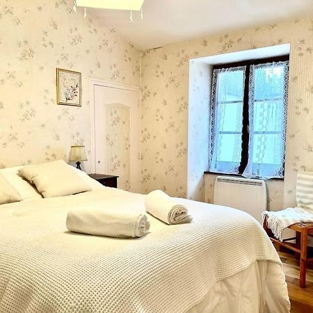 Secondigny Maison Paisible Avec Lac Prive מראה חיצוני תמונה