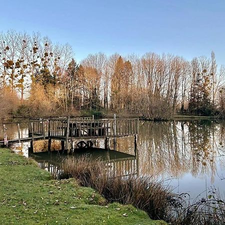 Secondigny Maison Paisible Avec Lac Prive מראה חיצוני תמונה