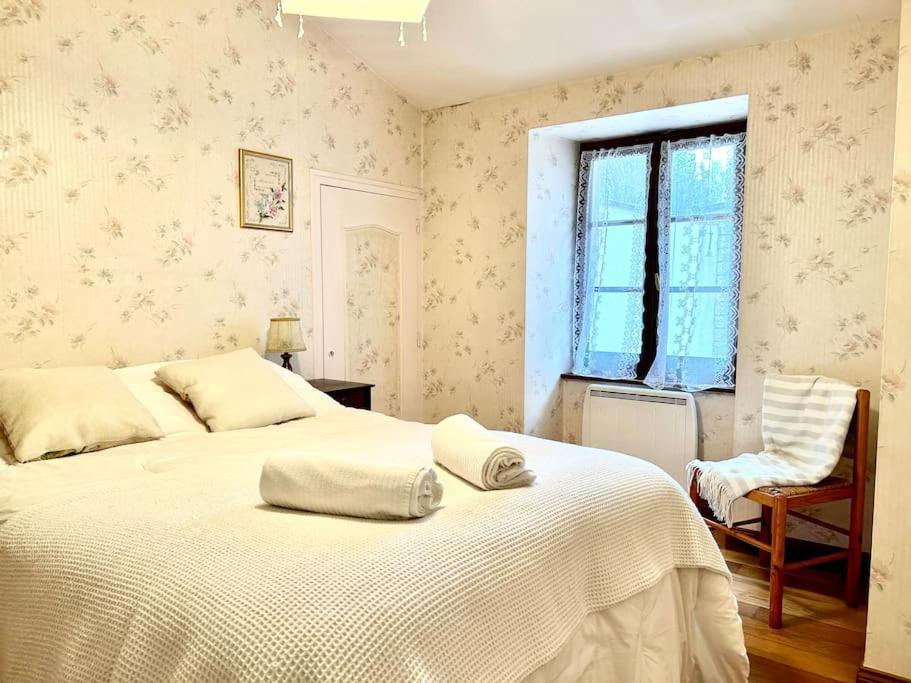 Secondigny Maison Paisible Avec Lac Prive מראה חיצוני תמונה