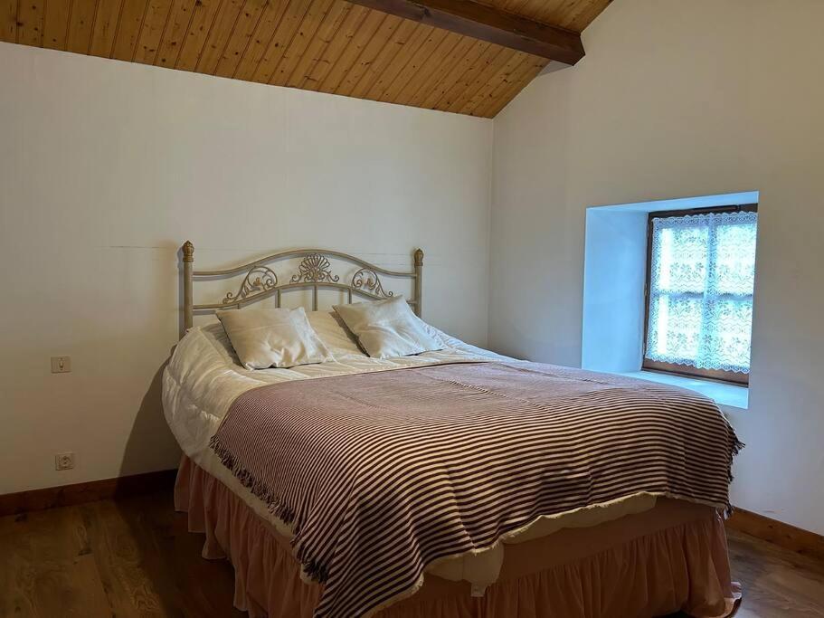 Secondigny Maison Paisible Avec Lac Prive מראה חיצוני תמונה