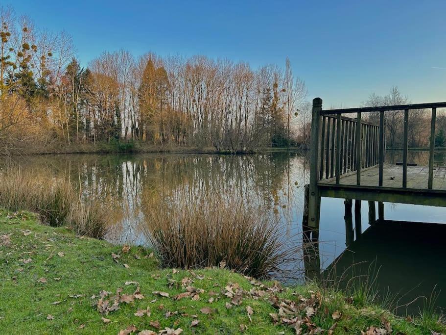 Secondigny Maison Paisible Avec Lac Prive מראה חיצוני תמונה