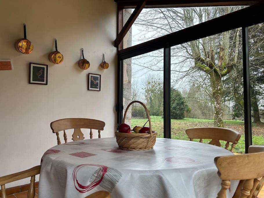 Secondigny Maison Paisible Avec Lac Prive מראה חיצוני תמונה