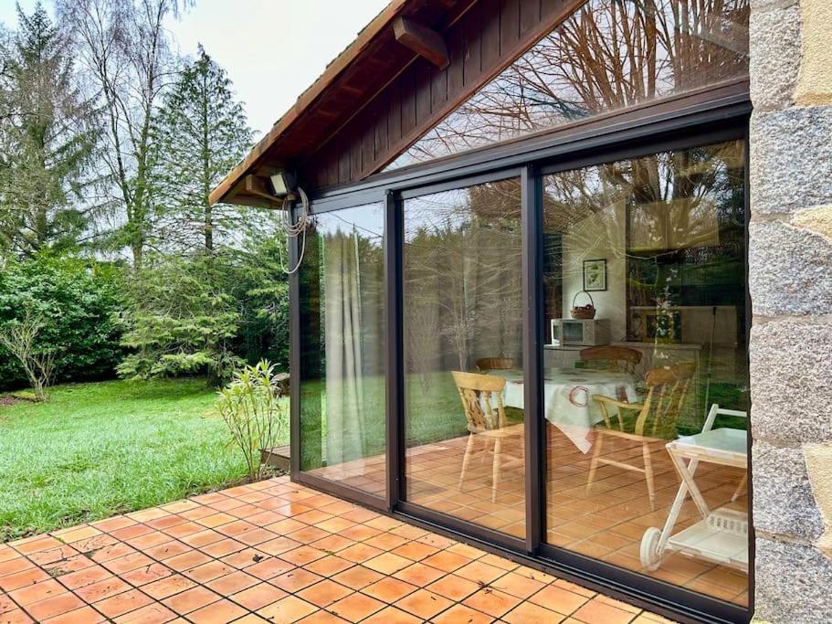 Secondigny Maison Paisible Avec Lac Prive מראה חיצוני תמונה