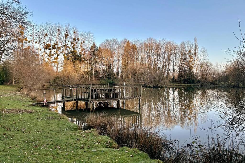 Secondigny Maison Paisible Avec Lac Prive מראה חיצוני תמונה